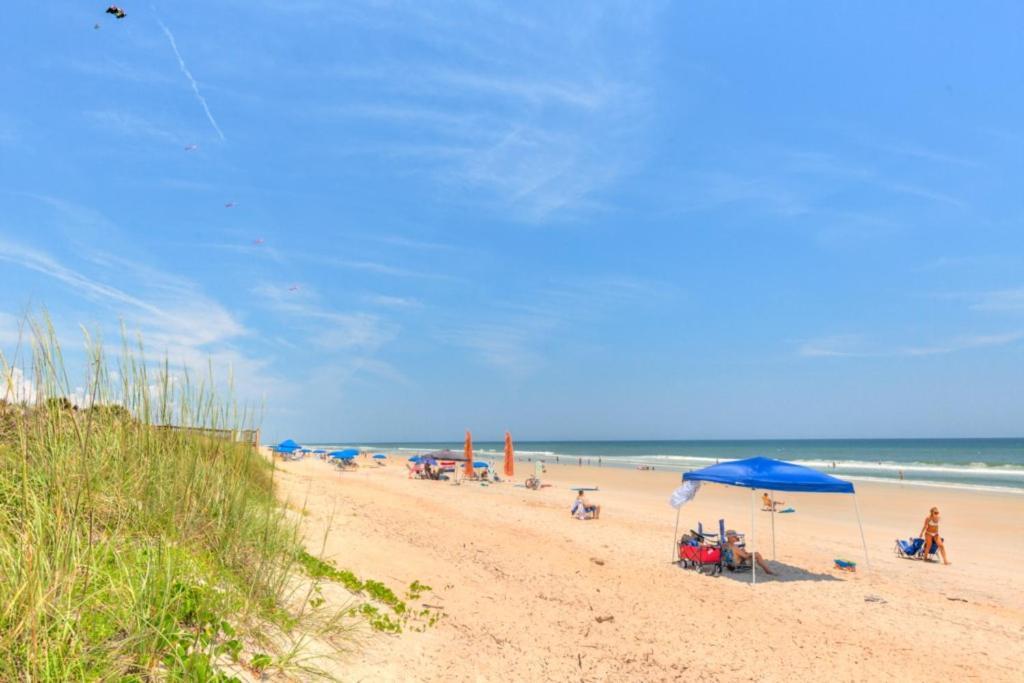 Sea La Vie Beach Oceanfront Patio Pet Friendly Jacksonville Beach Exterior photo