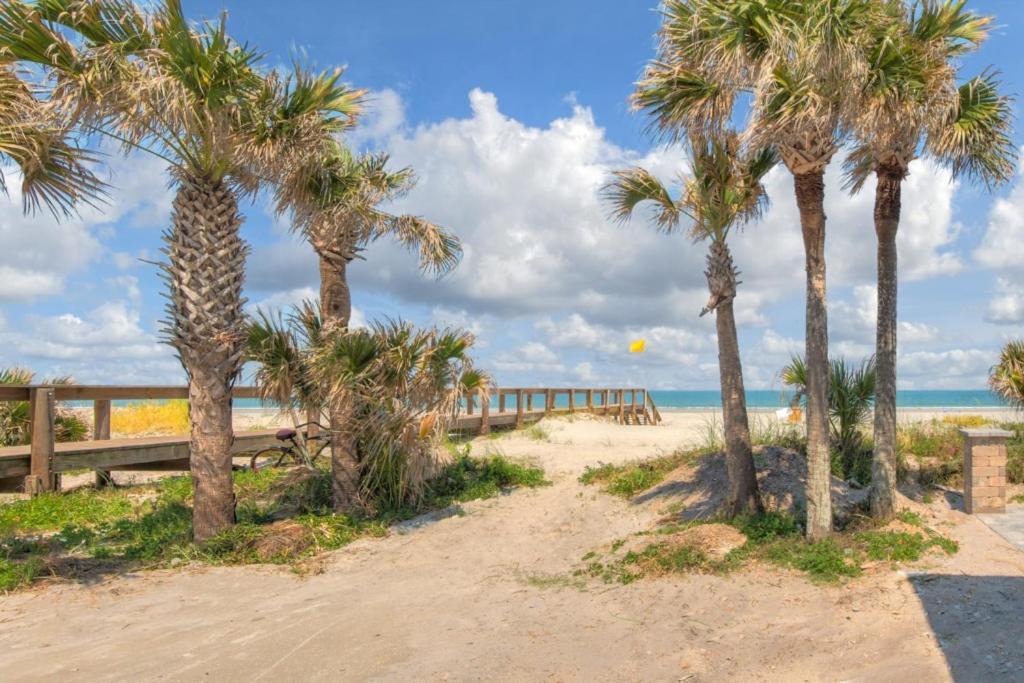 Sea La Vie Beach Oceanfront Patio Pet Friendly Jacksonville Beach Exterior photo